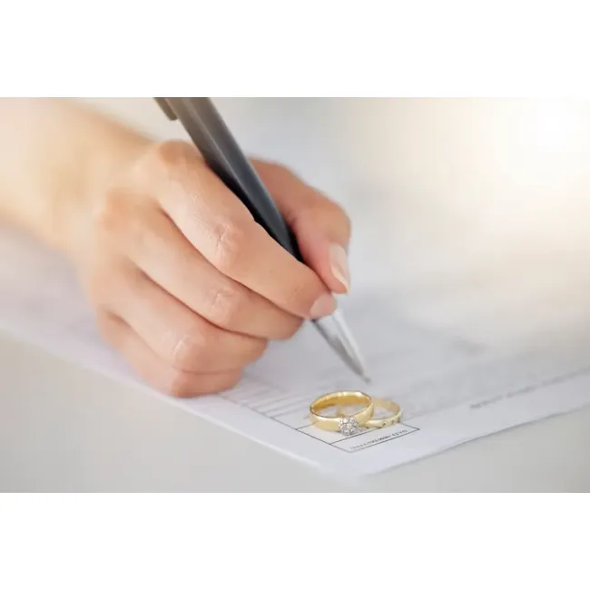 sell diamond ring after divorce image
