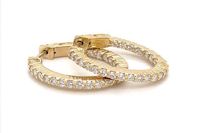 Oval Shared Prong In & Out Hoop