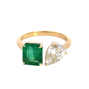 18K Yellow Gold 1.25ctw Diamond Pear and 1.65ctw Emerald 2 stone ring size 6.5